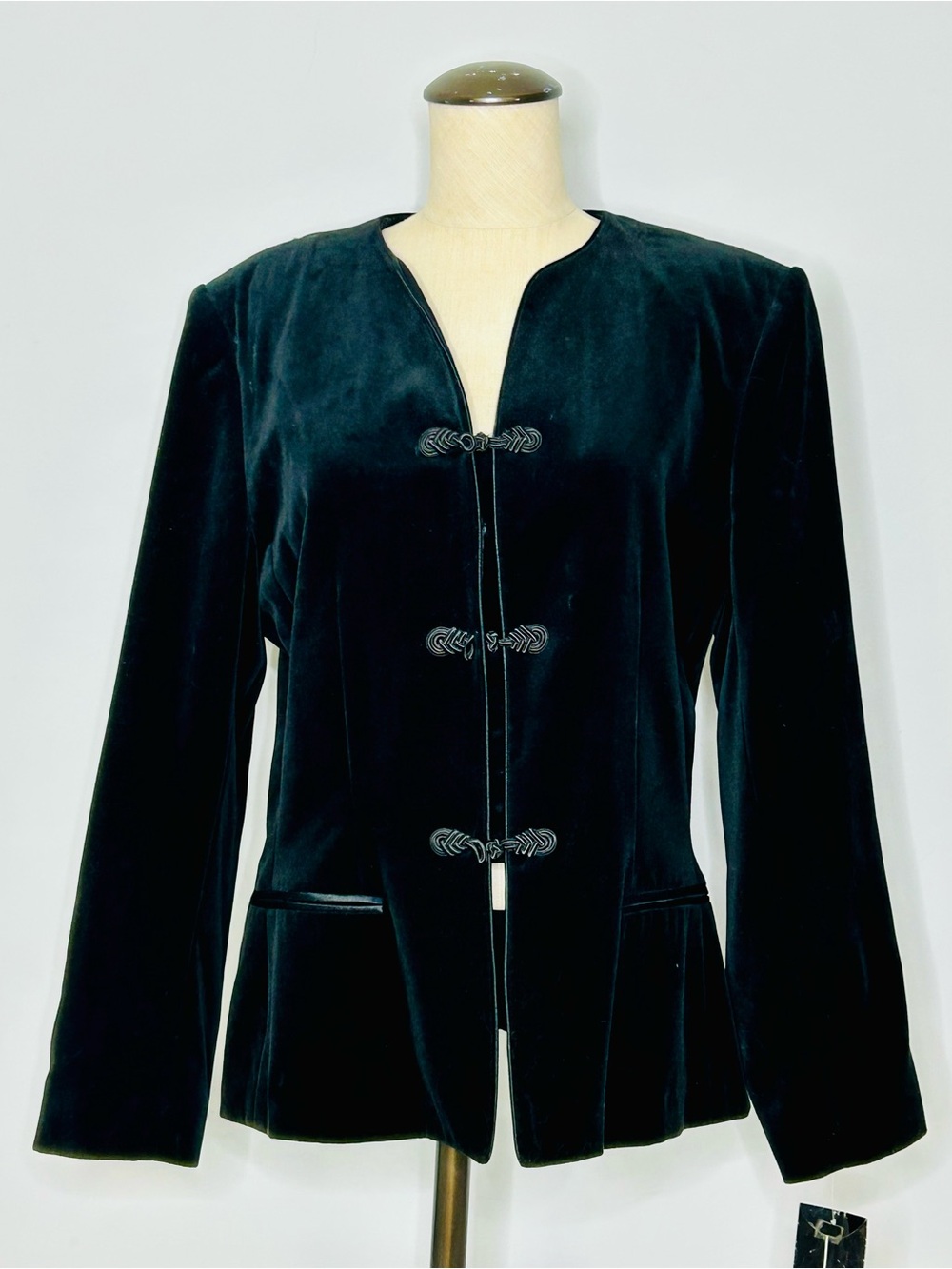 NWT VINTAGE 80s Le Suit Black Velvet Jacket, Mandarin Collar, Frog Closure sz 12